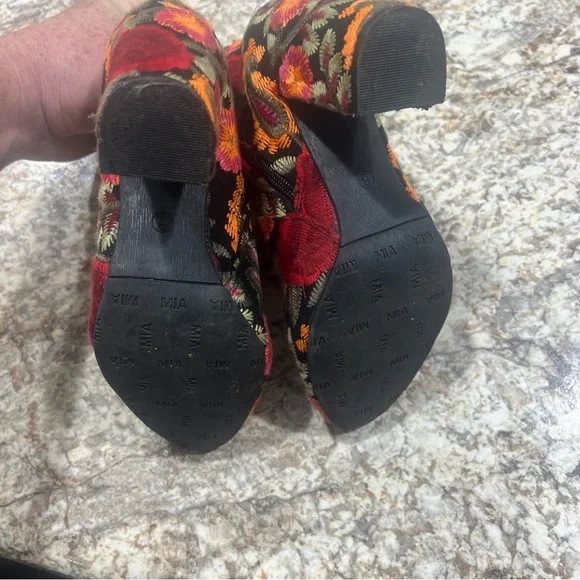 Vtg 90s Y2K Floral and Paisley Embroidered Black Boots sz 6 By Wild Diva - Picture 7 of 7